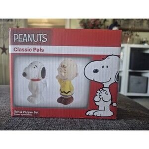 NEW Peanuts Classic Pals Snoopy & Charlie Brown Ceramic Salt & Pepper Shaker Set